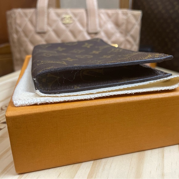 LOUIS VUITTON MINI POUCH/CLUTCH - Picture 2 of 5